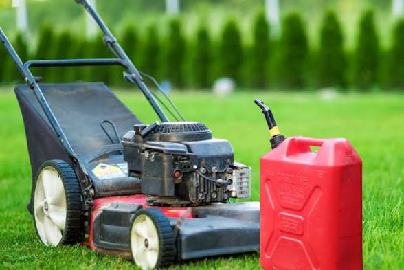 How to Drain Gas From A Lawn Mower